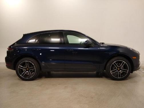 Photo 2 of 68 of 2021 Porsche Macan Base
