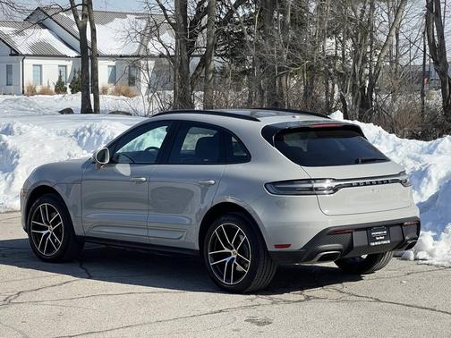 2025 Porsche Macan 
