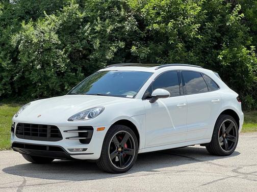 White 2015 Porsche Macan