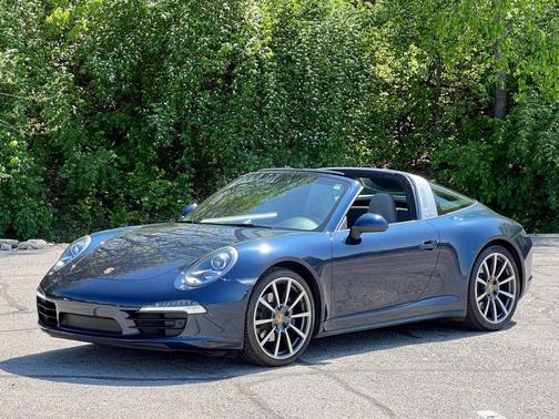 Dark Blue Metallic 2015 Porsche 911