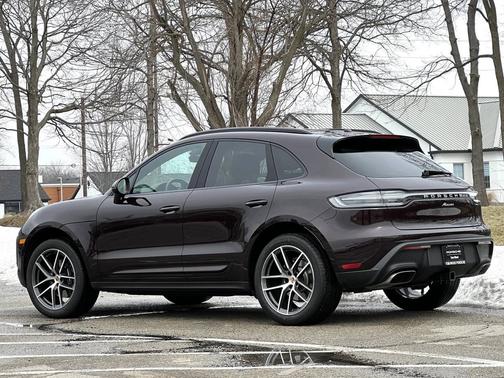 2025 Porsche Macan 