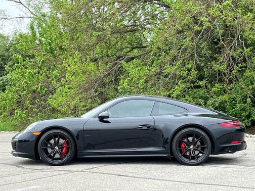 Jet Black Metallic 2019 Porsche 911