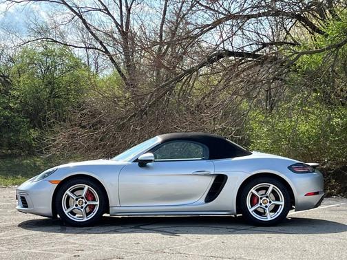 Rhodium Silver Metallic 2017 Porsche 718 Boxster