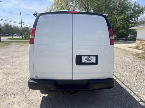 Summit White 2016 Chevrolet Express 3500 Work Van