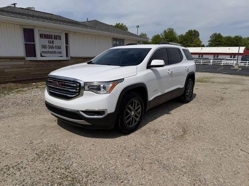 White 2019 GMC Acadia SLT-1