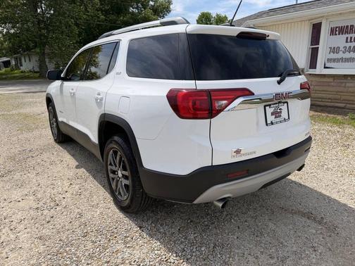 White 2019 GMC Acadia SLT-1