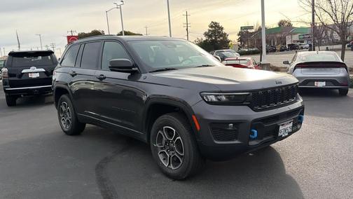 2022 Jeep Grand Cherokee 4xe Trailhawk