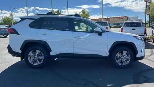 2025 Toyota RAV4 Hybrid LE