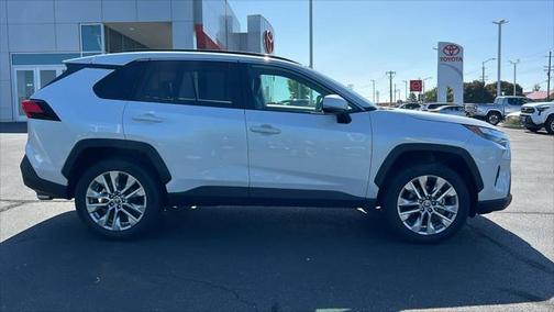 2025 Toyota RAV4 XLE Premium