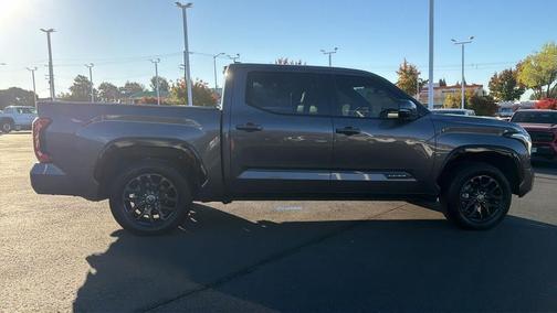 2022 Toyota Tundra Platinum