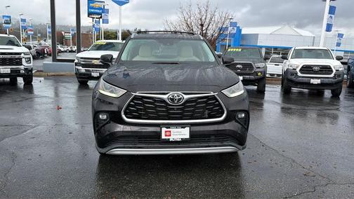 2022 Toyota Highlander Platinum