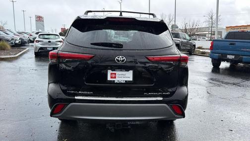 2022 Toyota Highlander Platinum