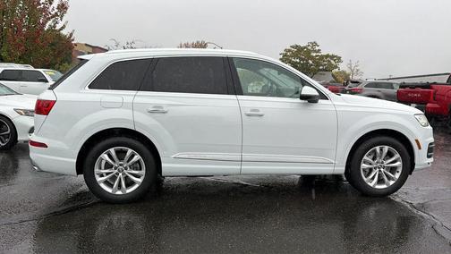 2019 Audi Q7 45 Premium Plus