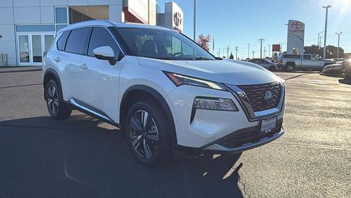 2022 Nissan Rogue SL