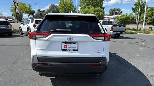Ice Cap 2025 Toyota RAV4 LE