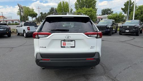 Ice Cap 2025 Toyota RAV4 Hybrid XLE