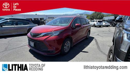 Ruby Flare Pearl 2022 Toyota Sienna LE