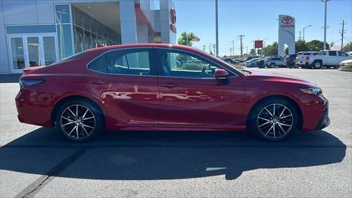 2022 Toyota Camry SE