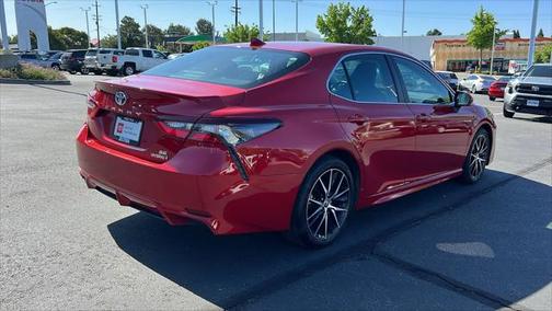 2022 Toyota Camry SE