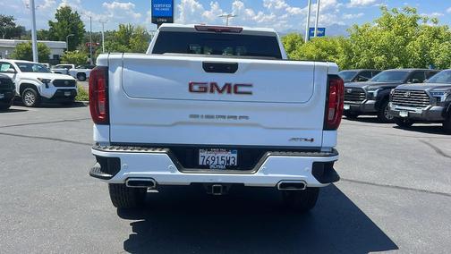 2023 GMC Sierra 1500 AT4