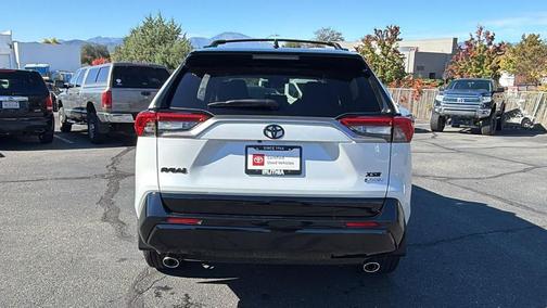 2025 Toyota RAV4 Hybrid SE