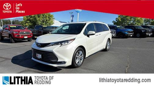 Blizzard Pearl 2021 Toyota Sienna Limited 7-Passenger
