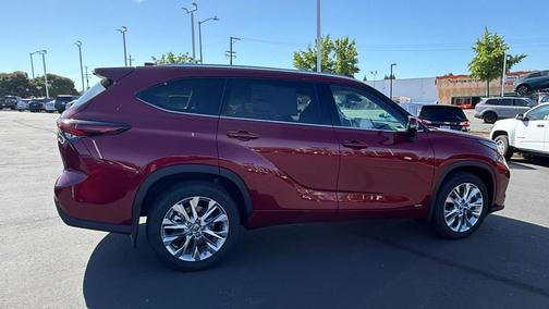 Ruby Flare Pearl 2026 Toyota Highlander Hybrid Limited