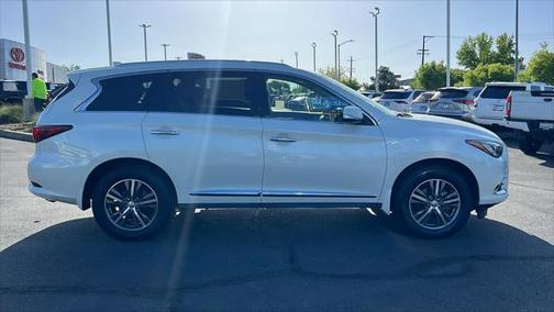 2017 INFINITI QX60 Base