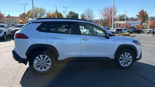 2025 Toyota Corolla Cross LE