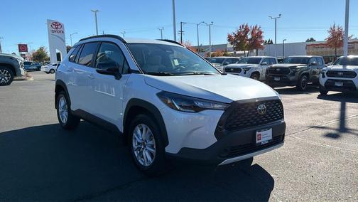 2025 Toyota Corolla Cross LE