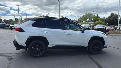 2022 Toyota RAV4 Hybrid SE