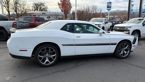 2017 Dodge Challenger SXT