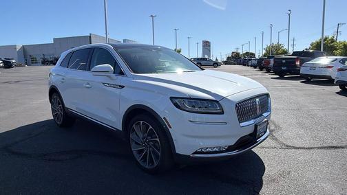PRISTINE WHITE MET 3C 2022 Lincoln Nautilus Reserve