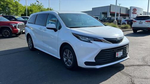 2023 Toyota Sienna LE