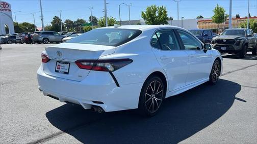 2022 Toyota Camry SE