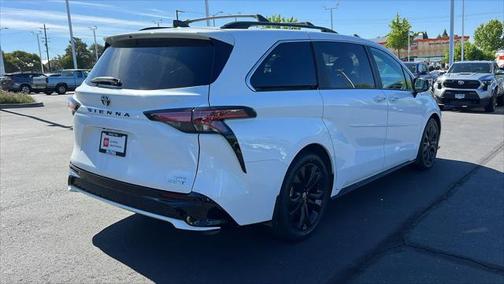 2023 Toyota Sienna XSE 7 Passenger