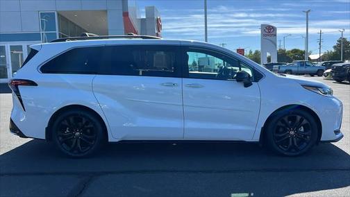 2023 Toyota Sienna XSE 7 Passenger
