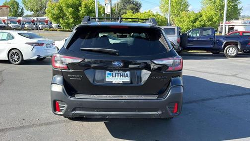 Crystal Black Silica 2022 Subaru Outback Onyx Edition XT