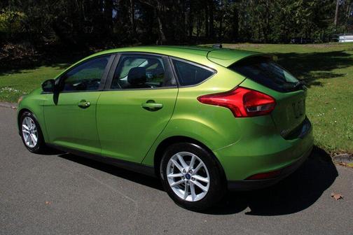 Outrageous Green Metallic Tinted Clearcoat 2018 Ford Focus SE