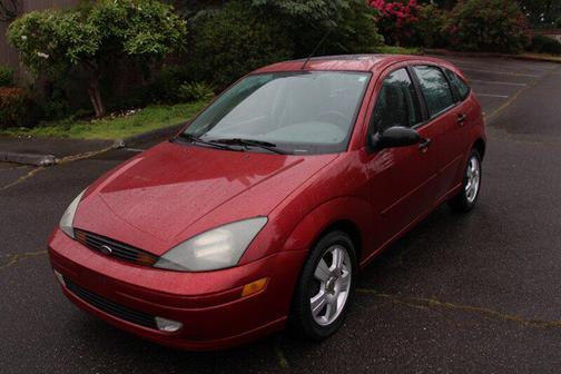 Red 2004 Ford Focus ZX5