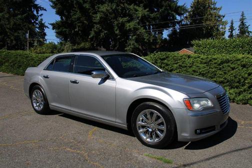 2011 Chrysler 300C Base