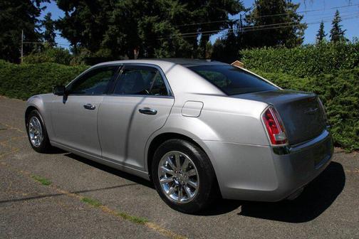 2011 Chrysler 300C Base