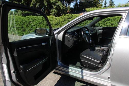 2011 Chrysler 300C Base