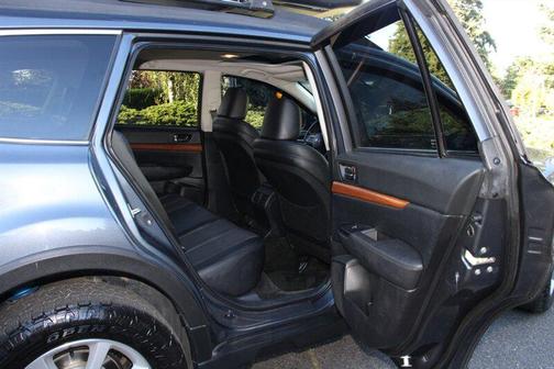 Gray 2014 Subaru Outback 3.6R Limited