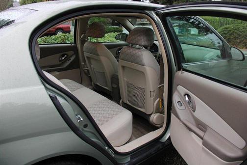 2004 Chevrolet Malibu Base