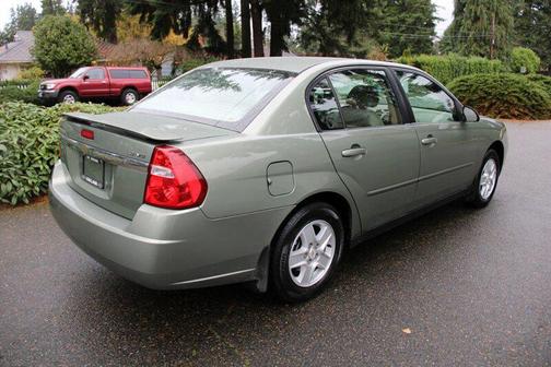 2004 Chevrolet Malibu Base