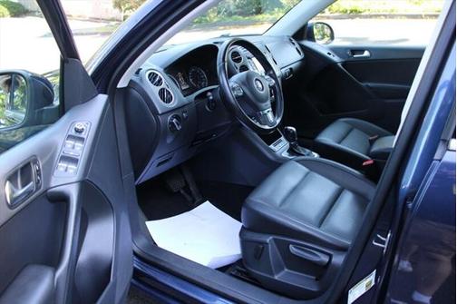 2011 Volkswagen Tiguan SE