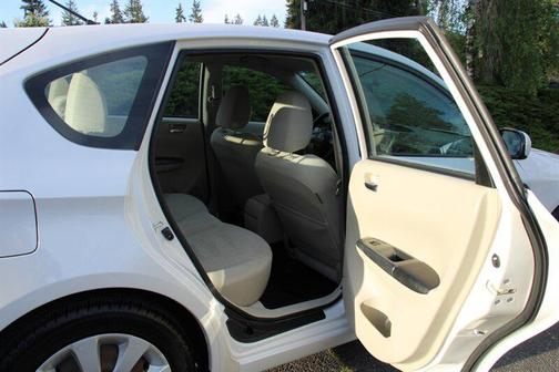 Satin White Pearl 2011 Subaru Impreza 2.5 i