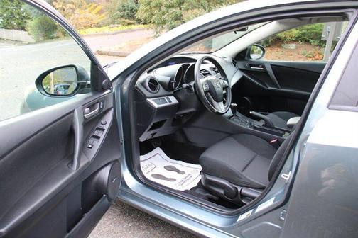 2012 Mazda Mazda3 i Touring