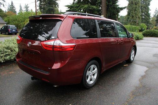 2015 Toyota Sienna LE